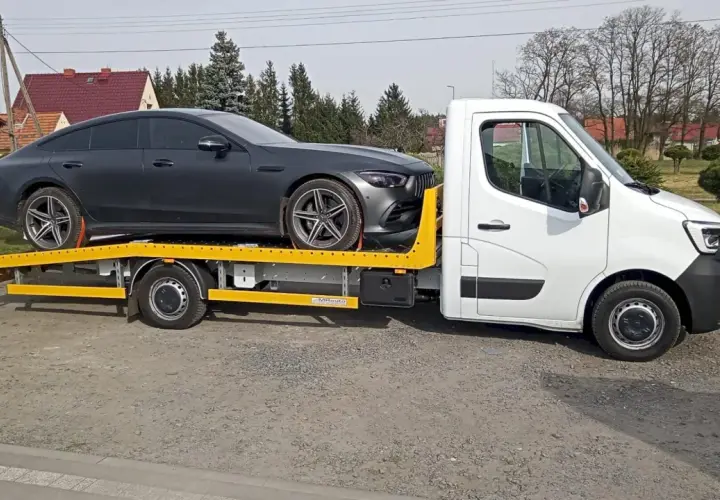Czy wolno holować samochód na autostradzie? Przepisy i konsekwencje