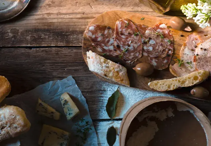 Co zjeść w Krakowie? Odkryj najlepsze smaki i ukryte skarby kulinarne