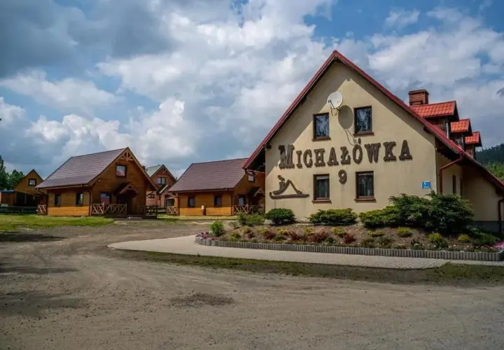 Góry Stołowe nocleg: Karłów czy Kudowa? Wybierz idealnie!