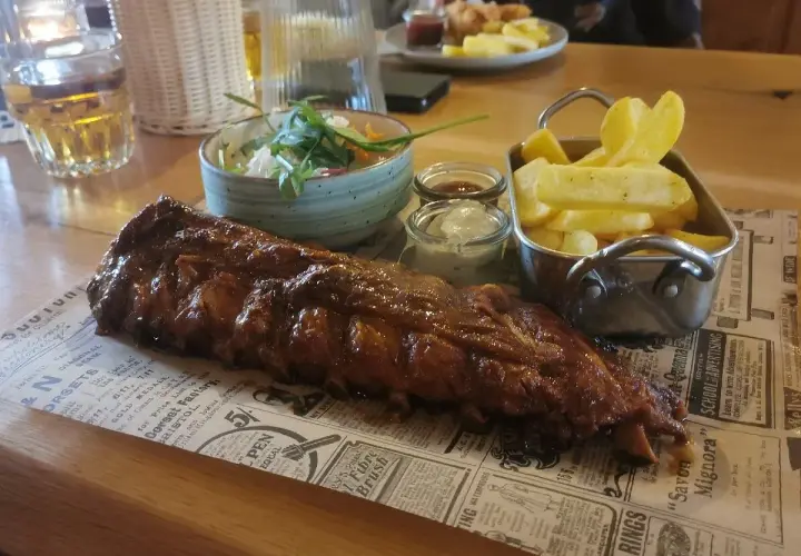Bacówka Chyżne: Odkryj smaki Podhala! Menu, opinie i dojazd