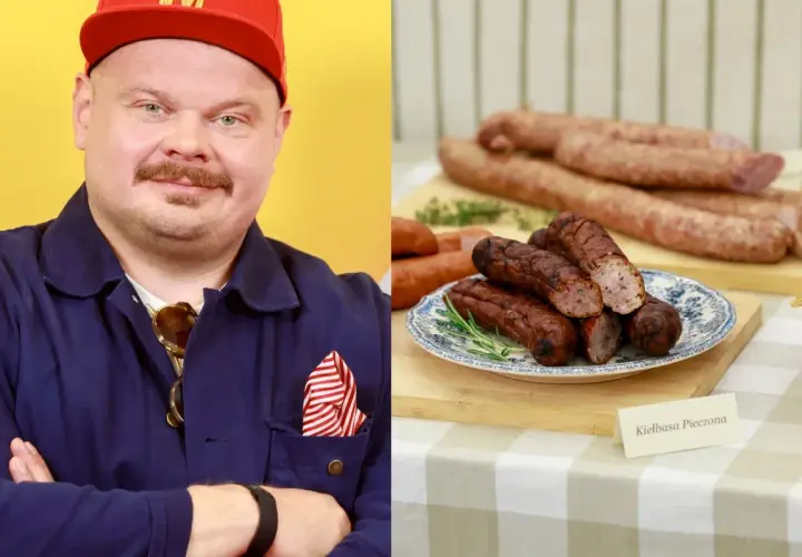 Jaka kiełbasa do żurku? Na zdjęciu mężczyzna w czerwonej czapce i obok talerz z pieczoną kiełbasą, idealną do żurku.