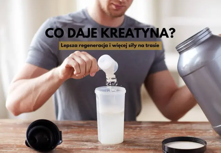 Mężczyzna przygotowuje odżywkę. Dowiedz się, co daje kreatyna: lepsza regeneracja i więcej siły na trasie.
