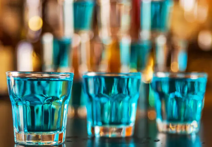 Kamikaze drink ile procent – poznaj różnice w zawartości alkoholu
