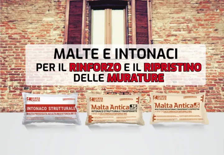 Tre sacchi di malta per il restauro di murature. La composizione di questi prodotti è ideale per rinforzare e ripristinare edifici storici.