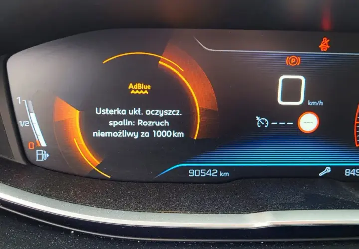 Awaria układu oczyszczania spalin. Rozruch niemożliwy za 1000 km. Wskaźnik AdBlue świeci.