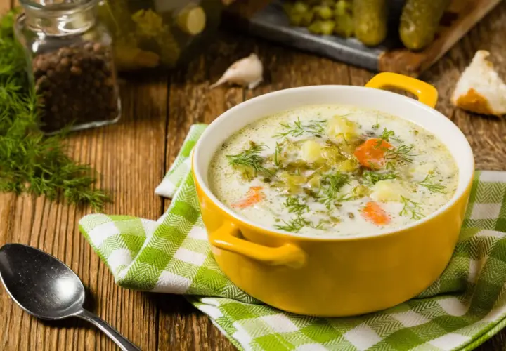 Jakie przyprawy do zupy ogórkowej, aby uzyskać niepowtarzalny smak?