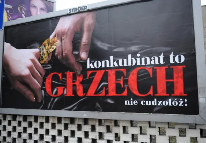 Czy czarny humor to grzech? Zrozum moralne dylematy i konsekwencje