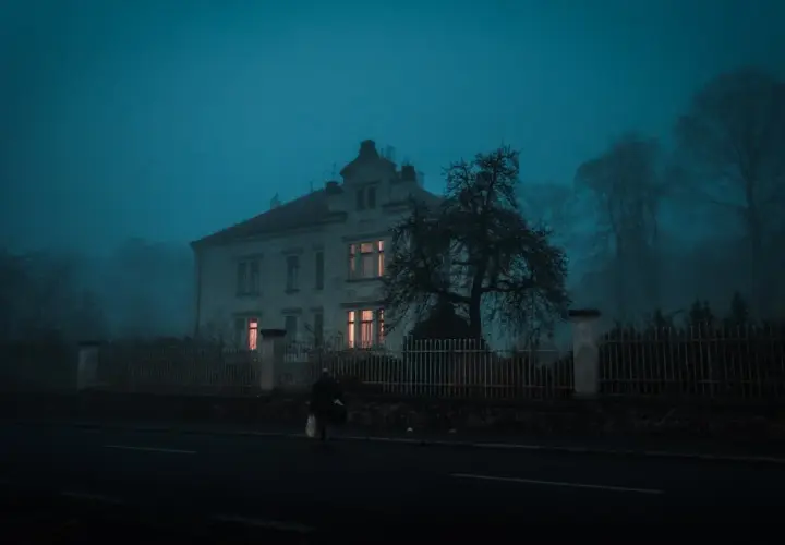 Najlepsze horrory – TOP 10 filmów, które przeraziły widzów!