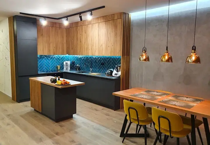 Wykończenie ściany w kuchni: Inspiracje, trendy i praktyczne porady
