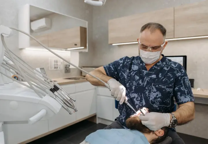 Ile działa znieczulenie u dentysty? Czas, czynniki, wskazówki