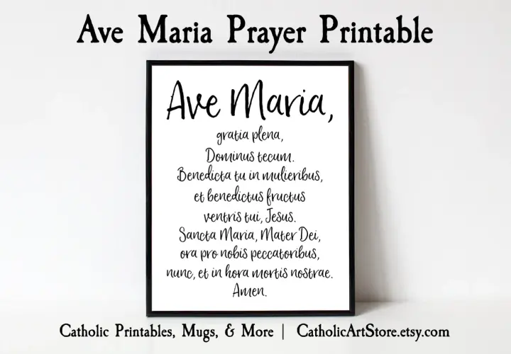Wydruk modlitwy "Ave Maria", która oznacza "Zdrowaś Mario". Obraz przedstawia tekst modlitwy w języku łacińskim.