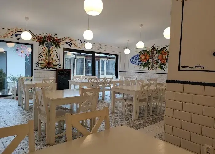 Gdzie zjeść w Mielnie? Odkryj najlepsze lokale z pysznym jedzeniem
