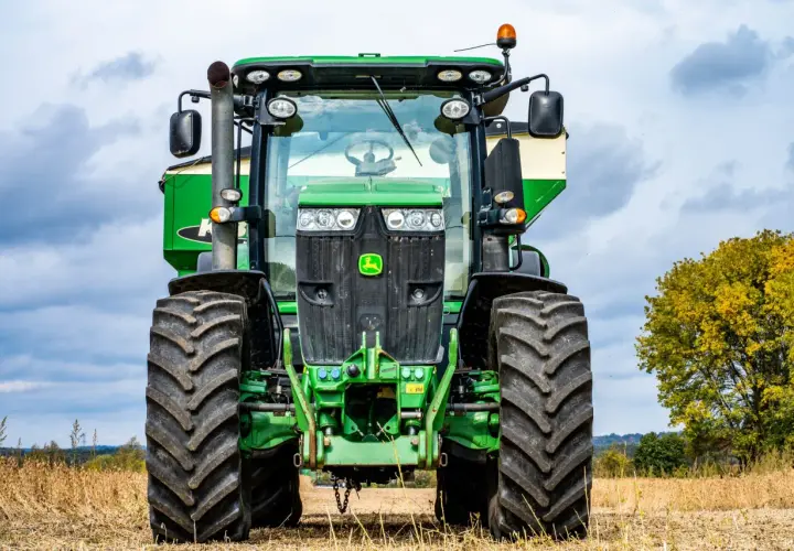 Prawo jazdy kat. T: Koszt 2800-4000+ zł? Pełny poradnik