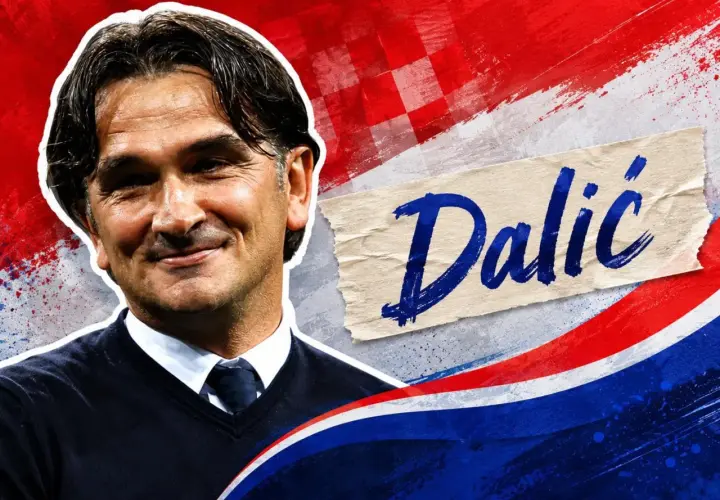Uśmiechnięty trener reprezentacji Chorwacji, Zlatko Dalić, na tle biało-czerwono-niebieskich barw narodowych.