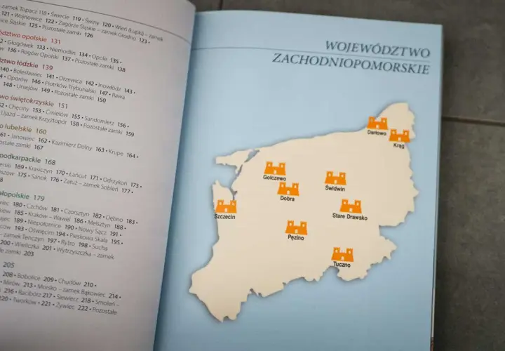 Mapa województwa zachodniopomorskiego z zaznaczonymi zamkami. Odkryj ciekawe zamki w Polsce!