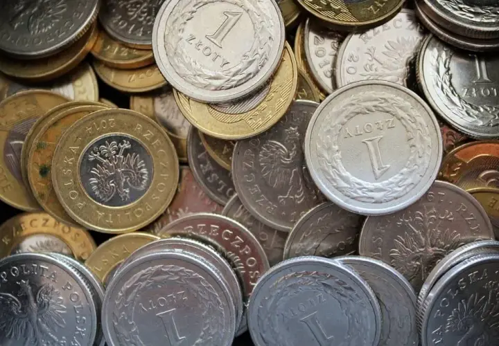 Czym się różni konto oszczędnościowe od lokaty? Kluczowe różnice i porady