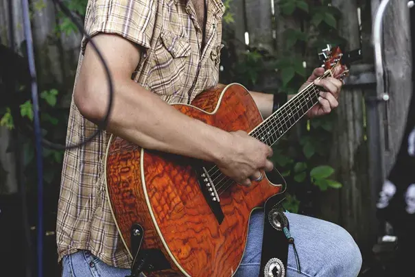 Najlepsi polscy gitarzyści - TOP 10 wirtuozów gitary
