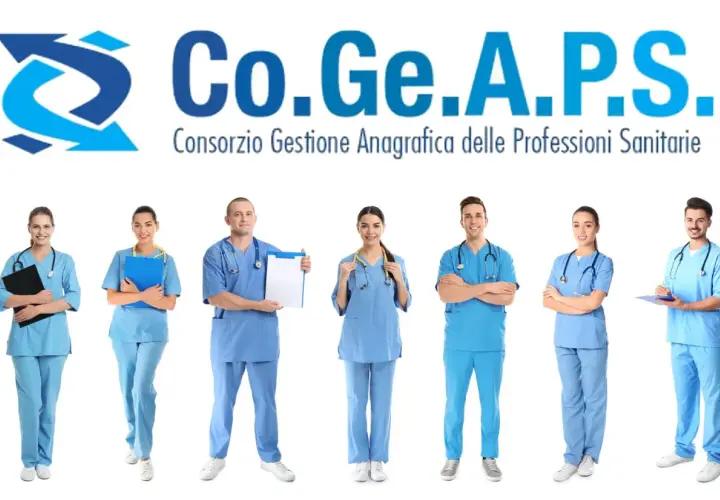 Professionisti sanitari sorridenti, pronti per la formazione ECM.