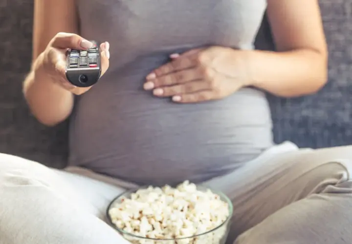 Najlepsze filmy o ciąży, które poruszają emocje i wyzwania rodzicielstwa