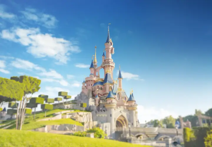 W jakim kraju jest Disneyland? Odkryj tajemnice parku w Europie
