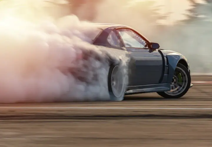 Jak adrenalina motoryzacji spotyka emocje platform rozrywkowych online