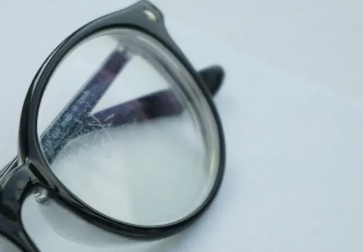 Jak usunąć fotochrom z okularów i uniknąć niepożądanych efektów