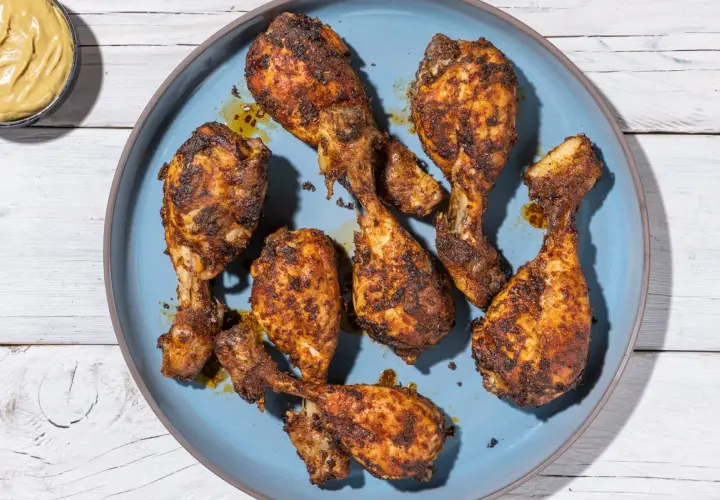 Fusi di pollo croccanti e dorati, cotti alla perfezione nella friggitrice ad aria. Un piatto gustoso e leggero.