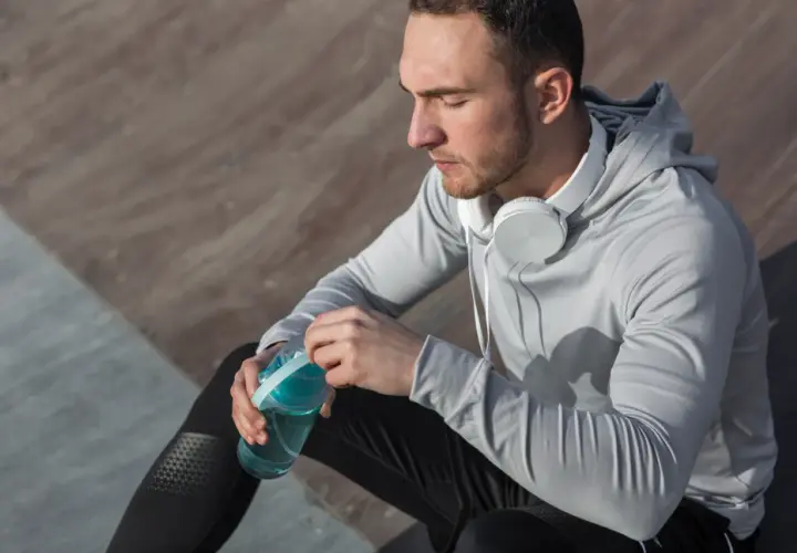 CBD w sporcie: przepisy antydopingowe, regeneracja i ryzyko zanieczyszczeń