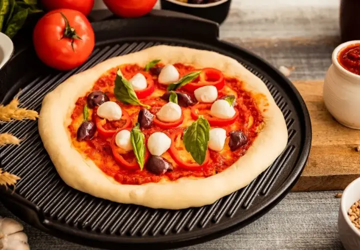 Jak zrobić ciasto na pizzę, które zachwyci smakiem i teksturą