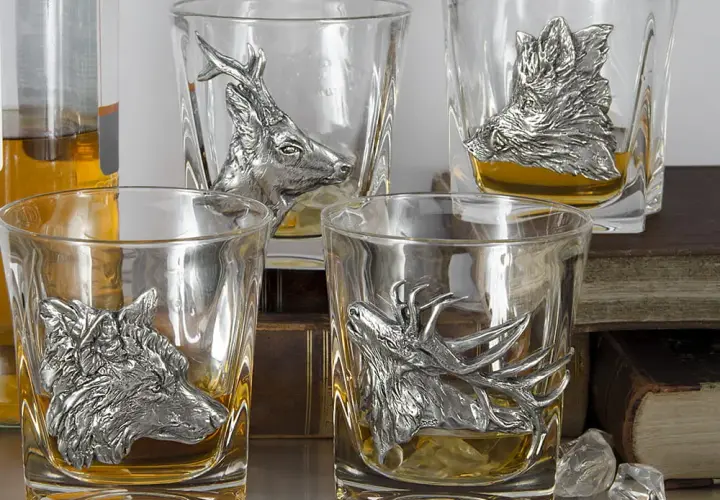 Jak nazywa się szklanka do whisky? Odkryj różne rodzaje i ich cechy