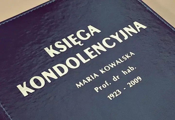 Jak napisać msze za zmarłego, aby była pełna szacunku i osobista