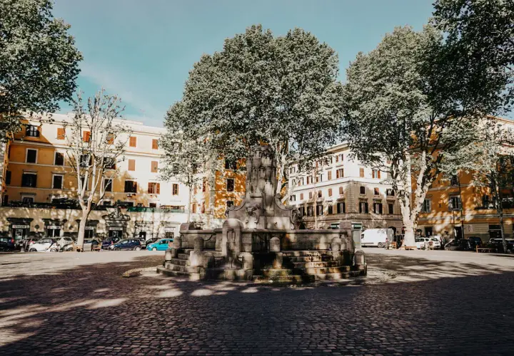 Fontana di Testaccio, un luogo da scoprire tra i palazzi gialli e gli alberi secolari. Ecco cosa vedere a Testaccio.