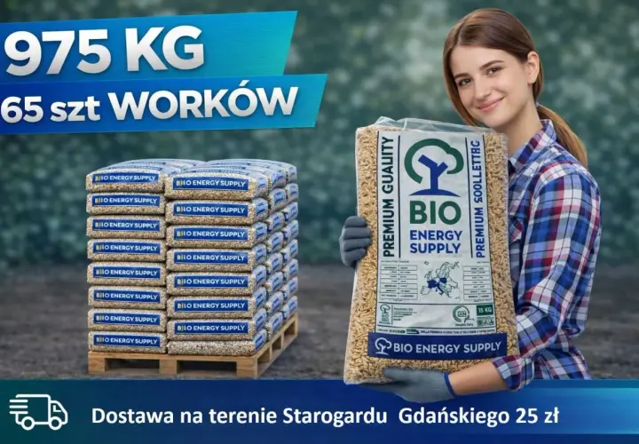 Kobieta trzyma worek z pelletem. Obok paleta z 65 workami pelletu. Dostawa pelletu Starogard Gdański.