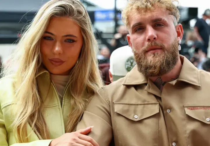Jutta Leerdam i jej partner Jake Paul na wydarzeniu.