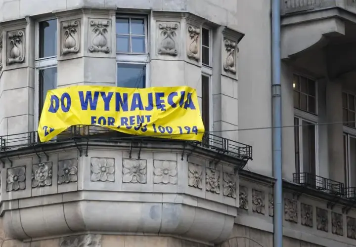 Czy za wynajem płaci się z góry? Oto co musisz wiedzieć o czynszu