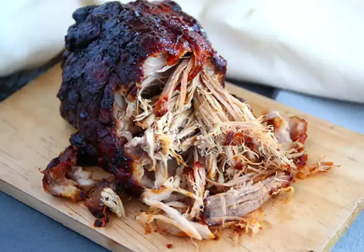 Soczysty pulled pork, idealny do kanapek. Prosty pulled pork przepis na pyszne danie.