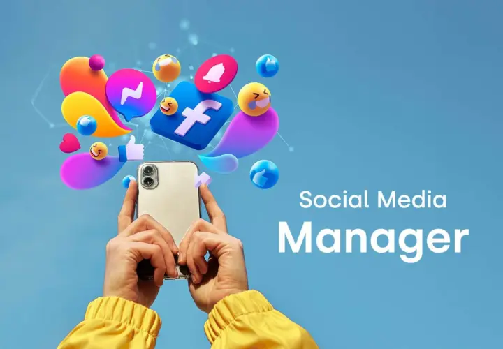 Ręce trzymające telefon, otoczone ikonami mediów społecznościowych i emotikonami. Idealny obraz dla social media managera.