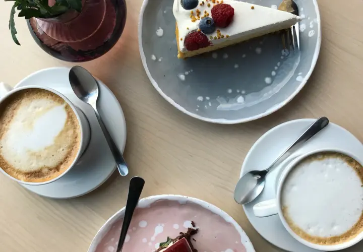 Gdzie na kawę w Poznaniu? Odkryj najlepsze kawiarnie i smaki