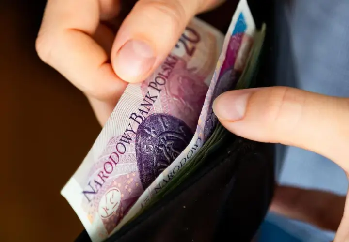 Ile zarabia elektryk na statku? Zarobki, które mogą zaskoczyć