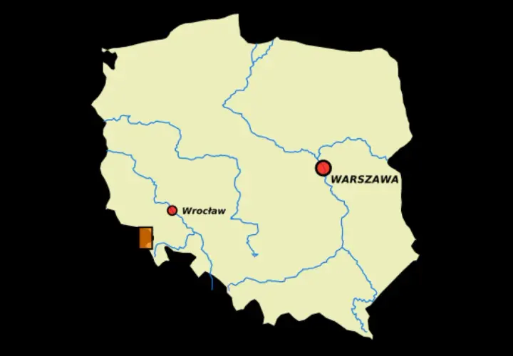 Mapa Polski z zaznaczonym Wrocławiem i Warszawą. Pomarańczowy obszar na południowym zachodzie to Góry Stołowe, województwo dolnośląskie.