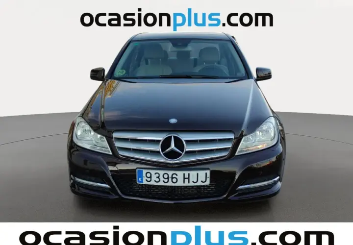 Mercedes 200 CDI 136 CV, un coche elegante. Si buscas información sobre posibles problemas de este motor, aquí encontrarás detalles.