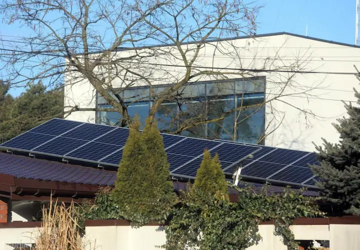 Fotowoltaika 5 kW: Ile prądu dziennie? Od 2 do 30 kWh wyjaśniamy!