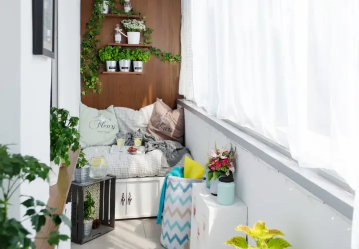Jak zacienić balkon w bloku? Wybierz idealne rozwiązanie i uniknij błędów!