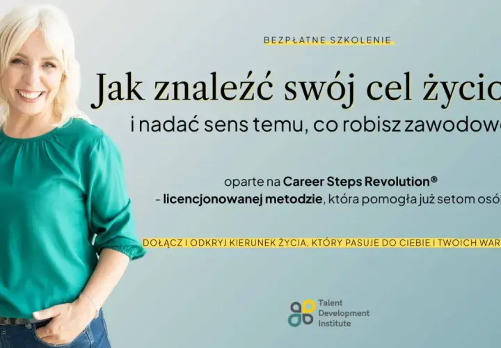 Uśmiechnięta kobieta zaprasza na szkolenie o odnajdywaniu celu w życiu i nadawaniu sensu pracy. Odkryj kierunek życia dopasowany do Ciebie!