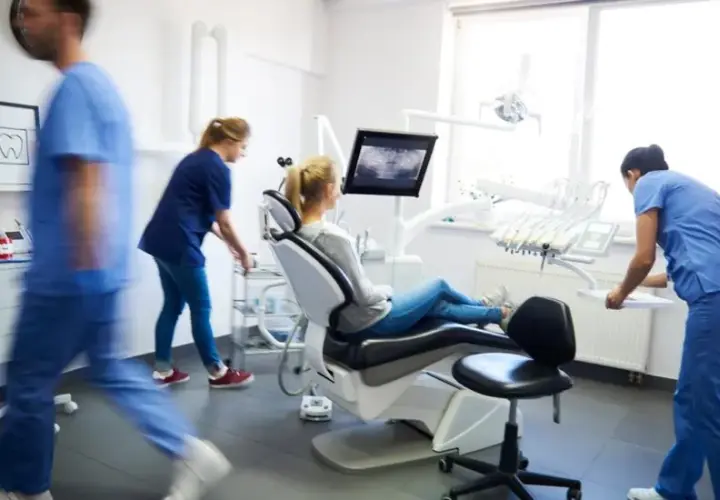 Ortodonta to dentysta? Poznaj prawdę i wybierz specjalistę!
