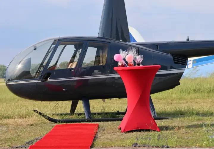 Ile kosztuje wynajem helikoptera? Poznaj ceny i ukryte koszty
