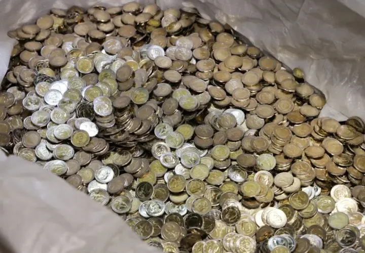 Góra monet, które mogą być walutą Bułgarii.