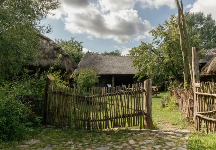 Skansen kuligów: odkryj fascynującą kulturę i atrakcje regionu