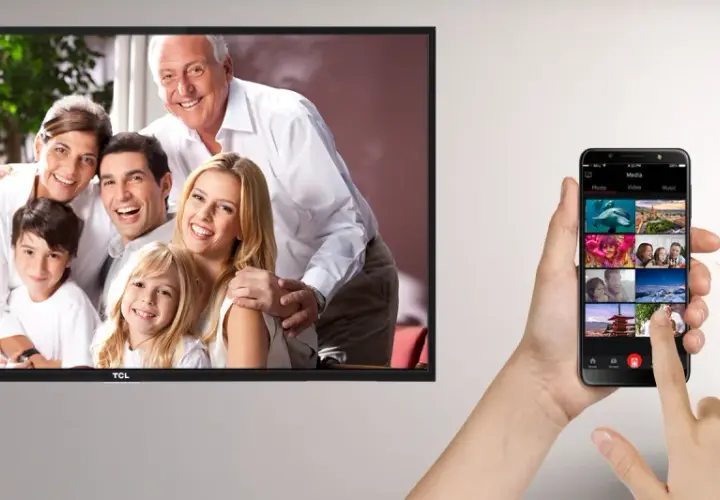 Jak połączyć iPhone'a z TV? AirPlay, Chromecast, HDMI wybierz!