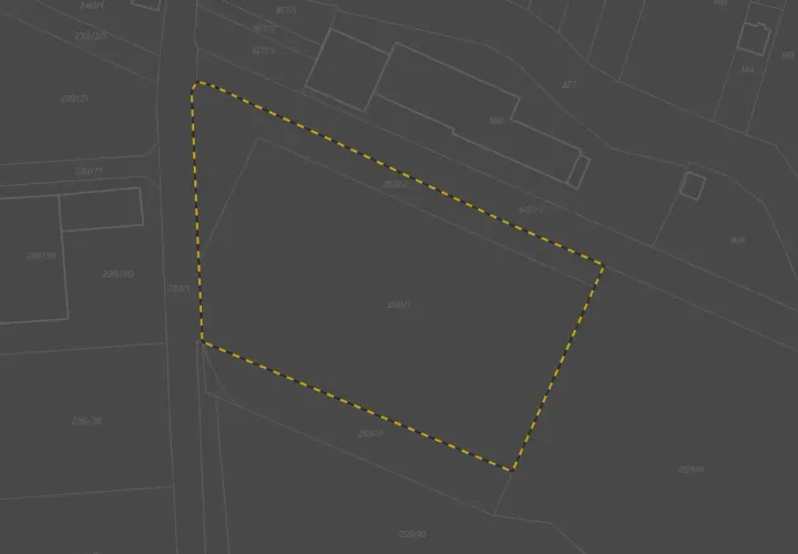 Mapa ewidencyjna z zaznaczoną działką 258/1. Jak sprawdzić kto jest właścicielem działki? Sprawdź numer działki na mapie.